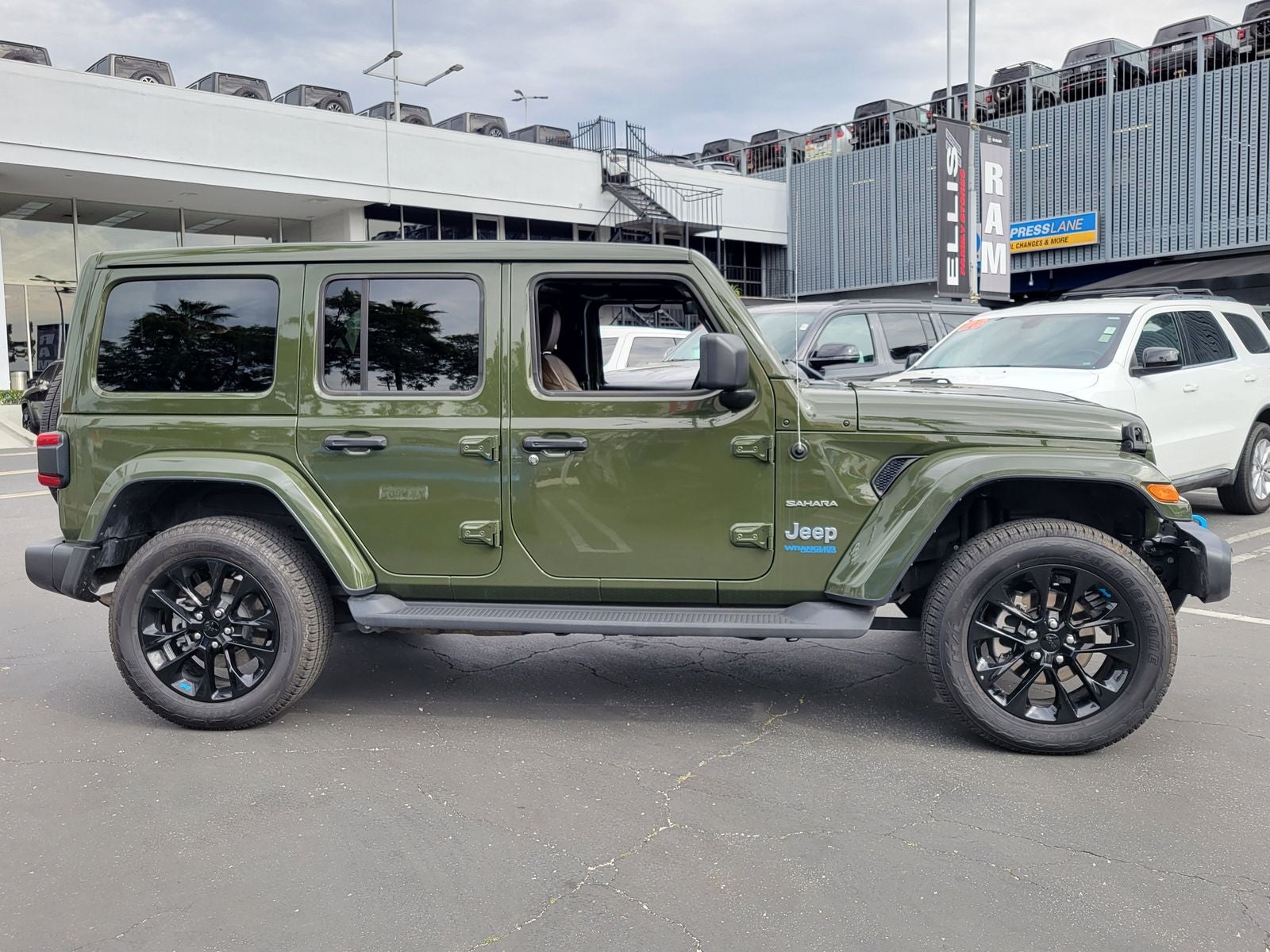 2022 Jeep Wrangler 4xe Unlimited Sahara 4x4