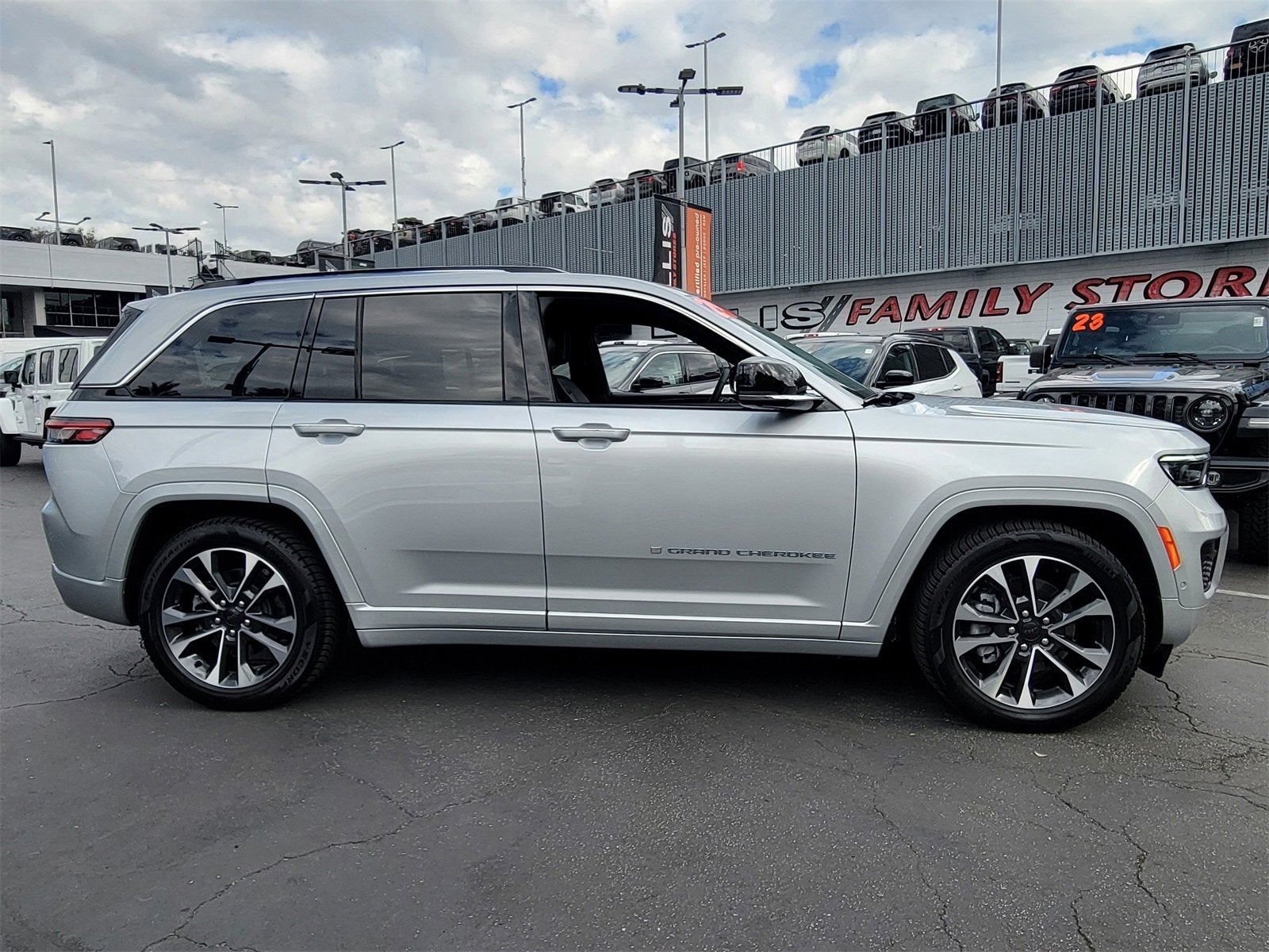 2023 Jeep Grand Cherokee 4xe Overland