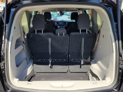 2024 Chrysler Voyager LX