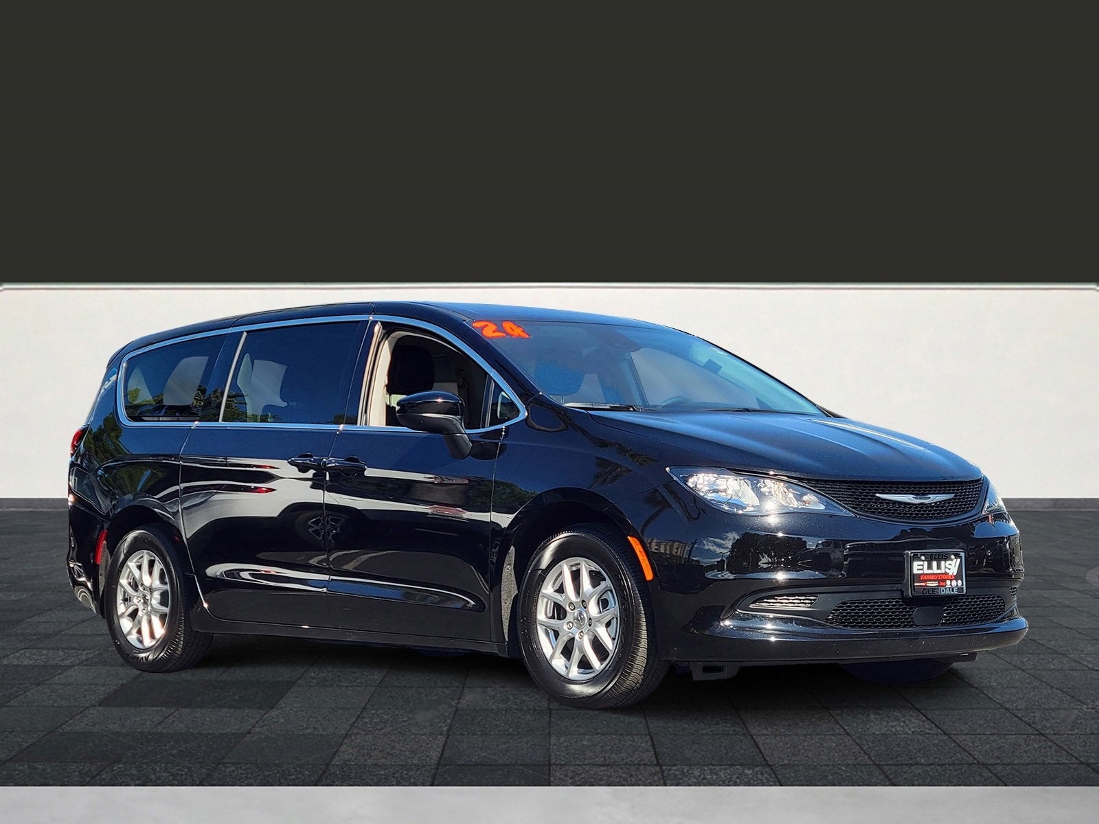 2024 Chrysler Voyager LX