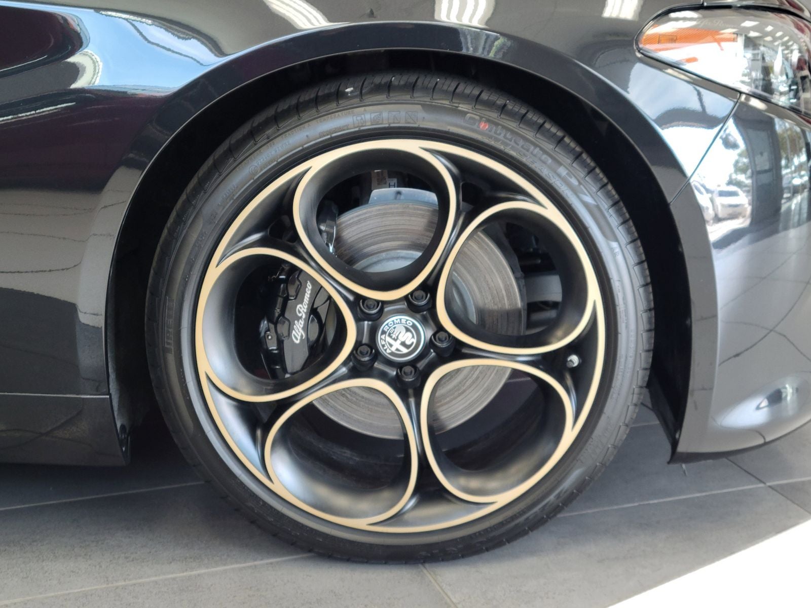 2025 Alfa Romeo Giulia GIULIA INTENSA RWD