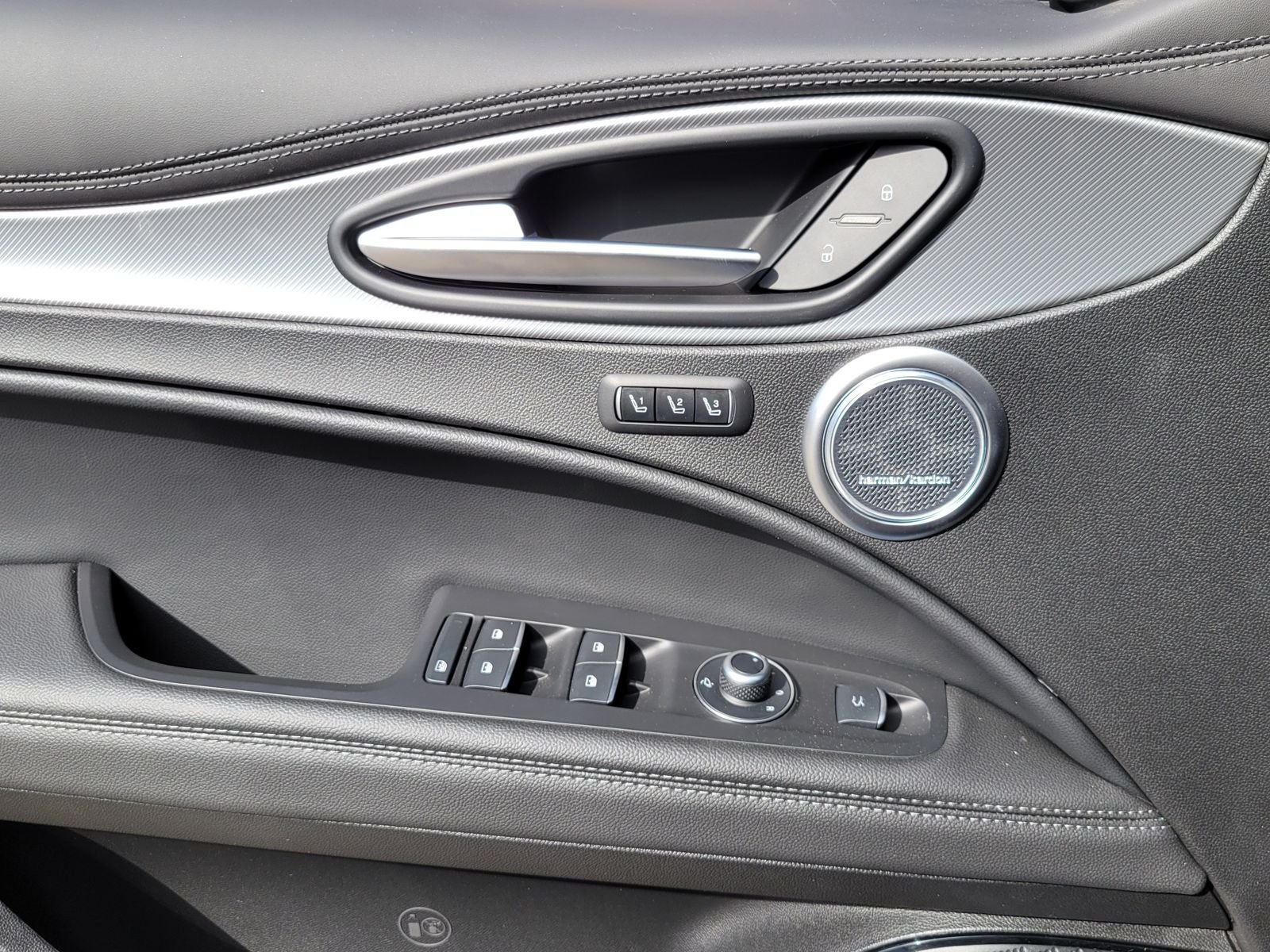 2026 Alfa Romeo Stelvio STELVIO AWD