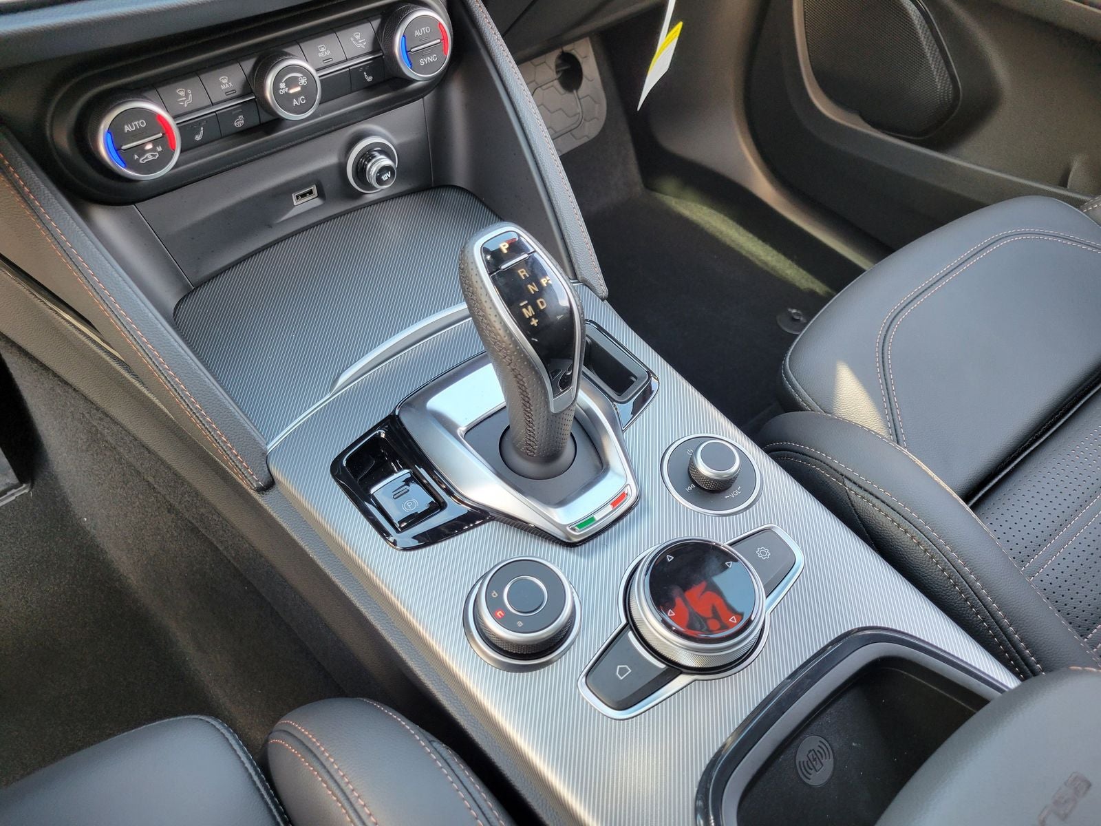 2025 Alfa Romeo Stelvio Sprint AWD