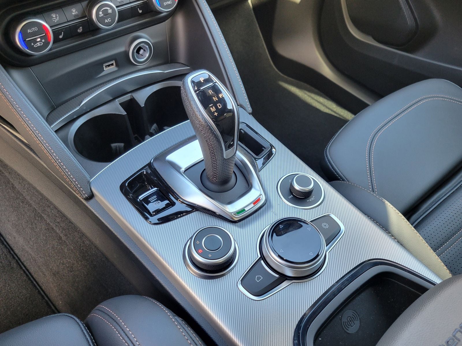 2025 Alfa Romeo Stelvio Sprint AWD