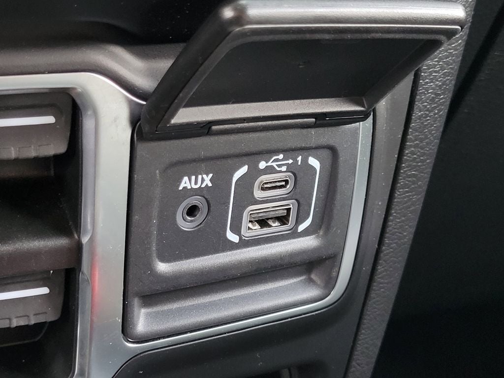 2022 Jeep Wrangler Unlimited Sahara Altitude