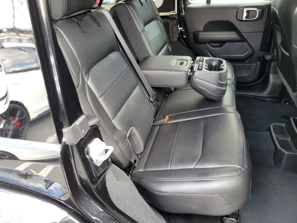 2022 Jeep Wrangler Unlimited Sahara Altitude