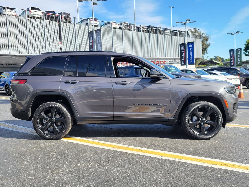 2022 Jeep Grand Cherokee Altitude