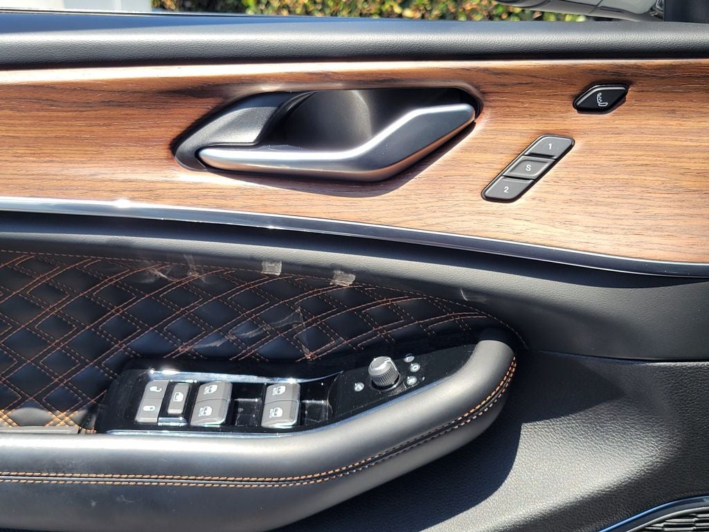 2022 Jeep Grand Cherokee Summit