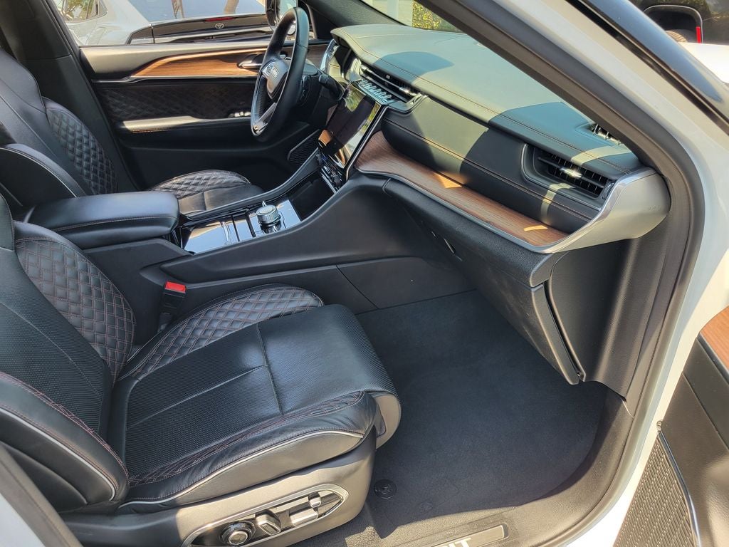 2022 Jeep Grand Cherokee Summit