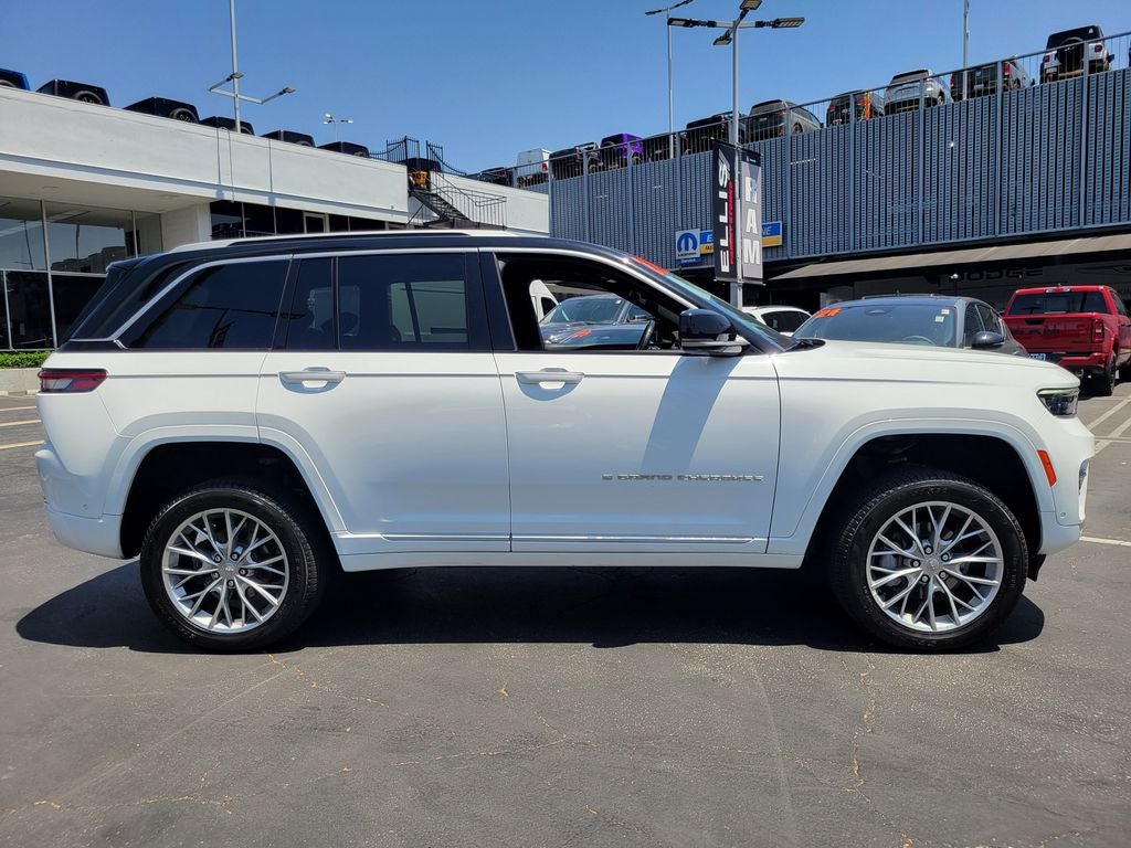 2022 Jeep Grand Cherokee Summit