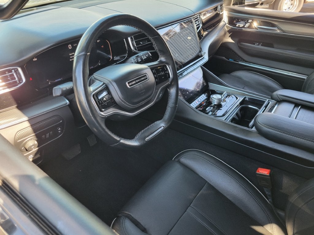 2022 Jeep Grand Wagoneer photo 3