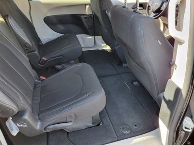 2024 Chrysler Voyager LX