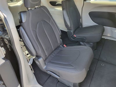 2024 Chrysler Voyager LX