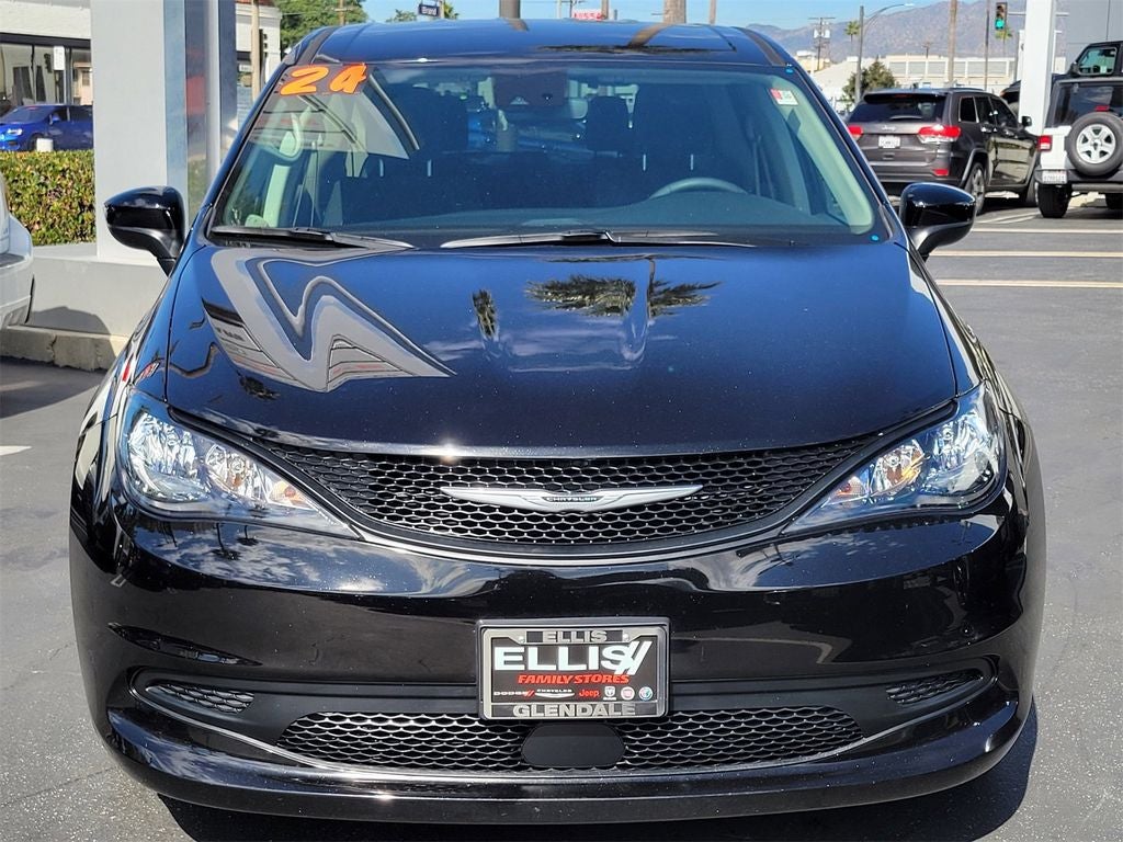 2024 Chrysler Voyager LX