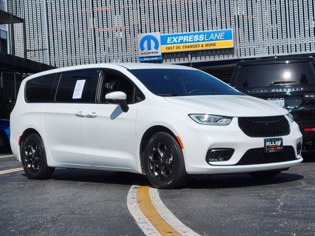 2023 Chrysler Pacifica Hybrid Touring L