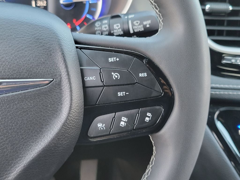 2023 Chrysler Pacifica Hybrid Touring L