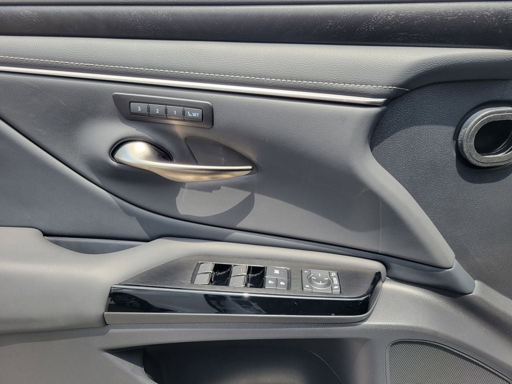 2025 Lexus ES 350