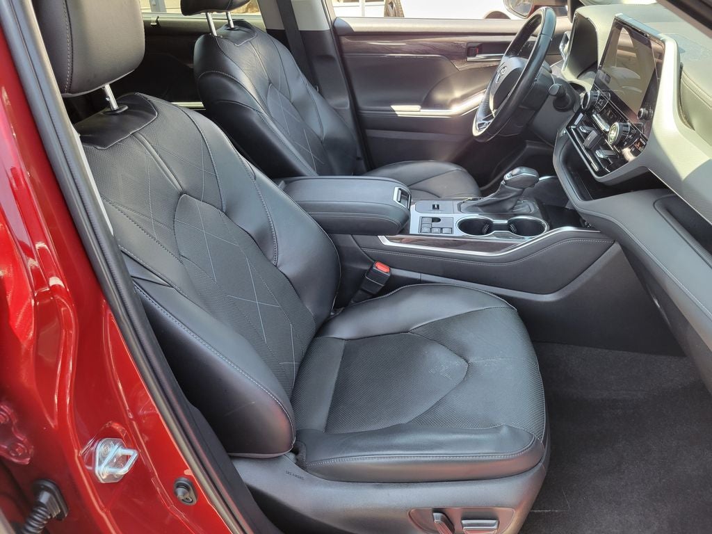 2023 Toyota Highlander Hybrid Platinum