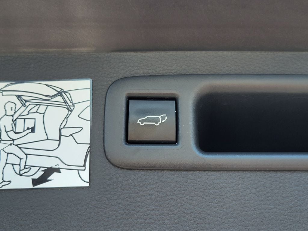 2023 Toyota Highlander Hybrid Platinum