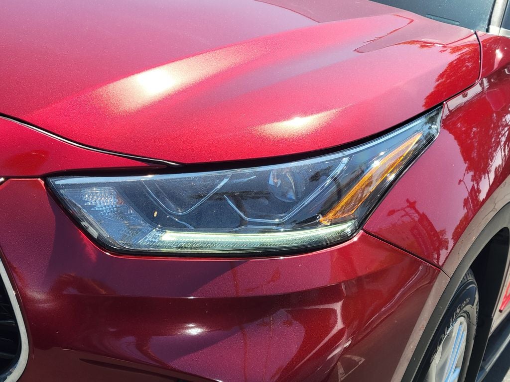 2023 Toyota Highlander Hybrid Platinum