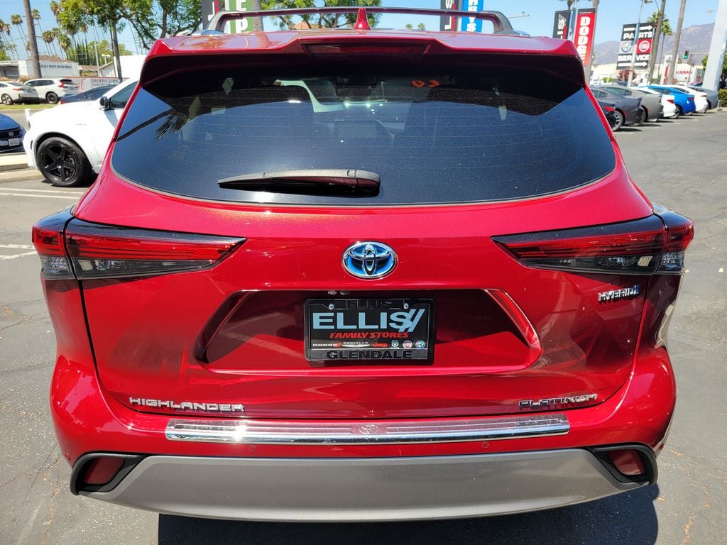 2023 Toyota Highlander Hybrid Platinum