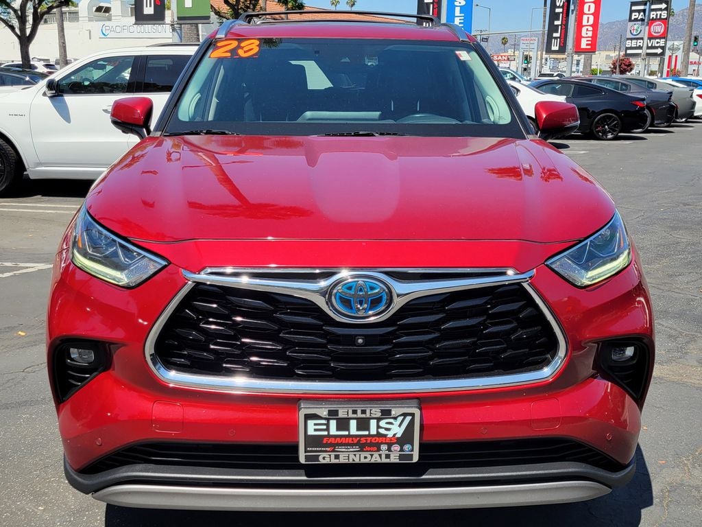 2023 Toyota Highlander Hybrid Platinum