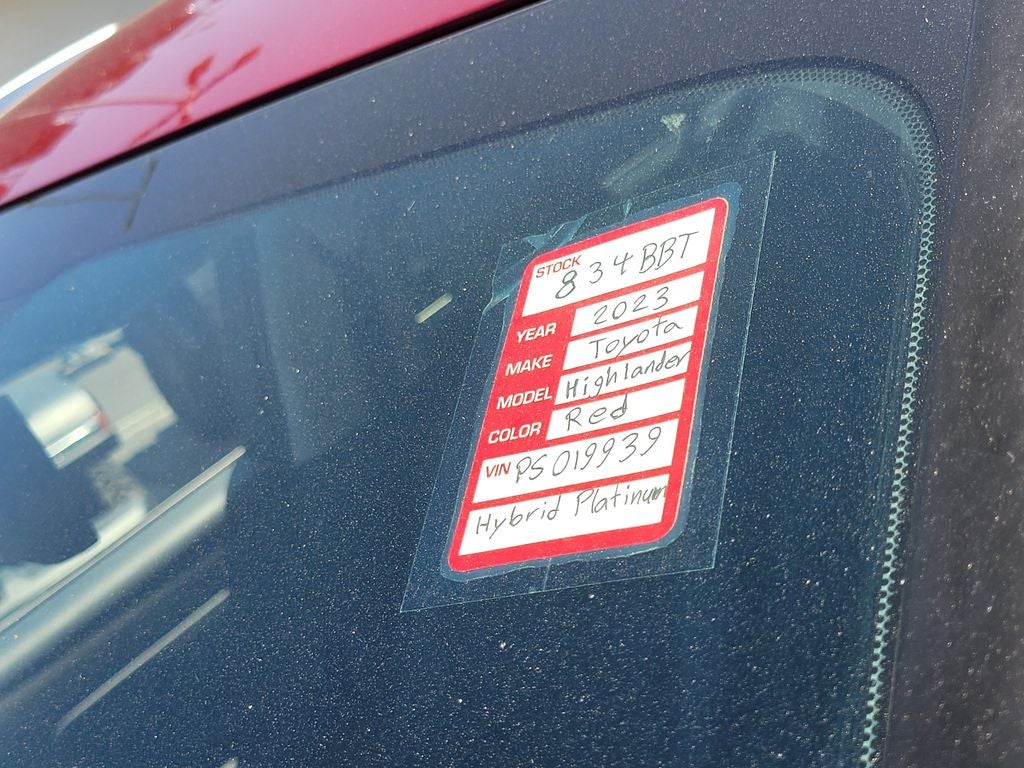 2023 Toyota Highlander Hybrid Platinum
