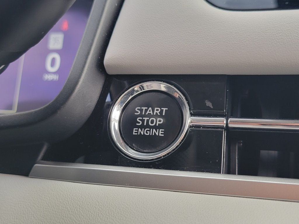 2025 Mitsubishi Outlander Base