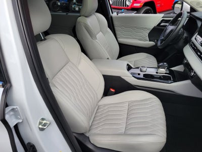 2025 Mitsubishi Outlander Base