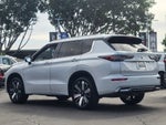 2025 Mitsubishi Outlander Base