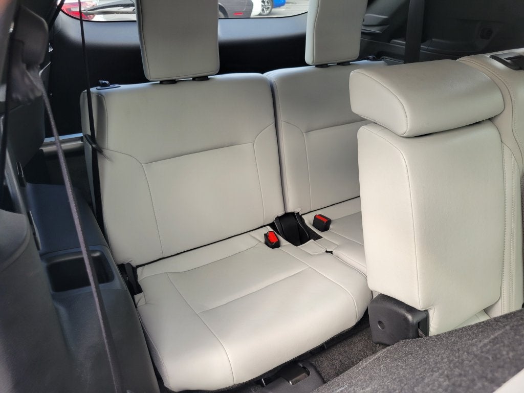 2025 Mitsubishi Outlander Base