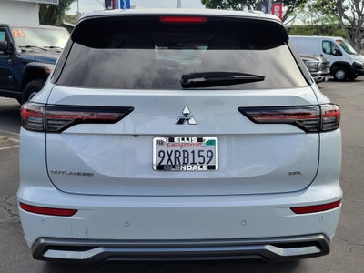 2025 Mitsubishi Outlander Base