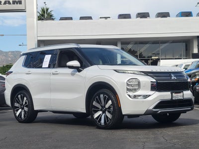 2025 Mitsubishi Outlander Base