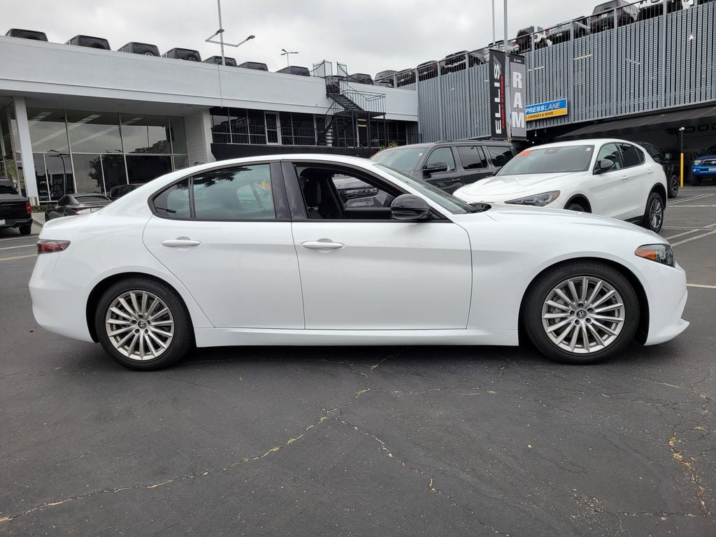 2024 Alfa Romeo Giulia Base