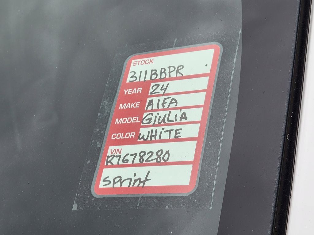 2024 Alfa Romeo Giulia Base