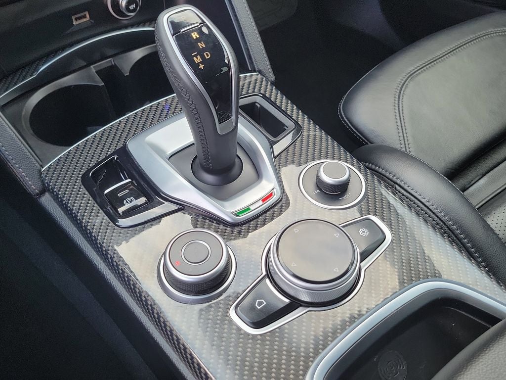 2022 Alfa Romeo Stelvio Quadrifoglio