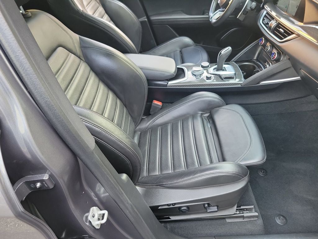2022 Alfa Romeo Stelvio Quadrifoglio