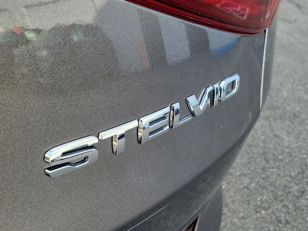 2022 Alfa Romeo Stelvio Quadrifoglio