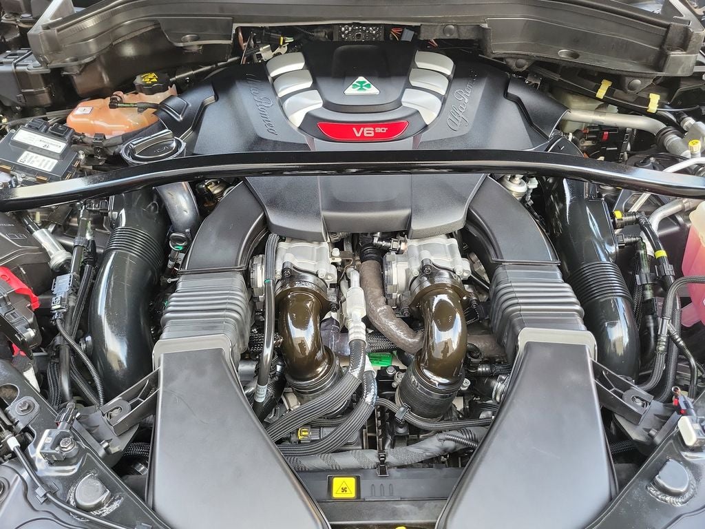 2022 Alfa Romeo Stelvio Quadrifoglio