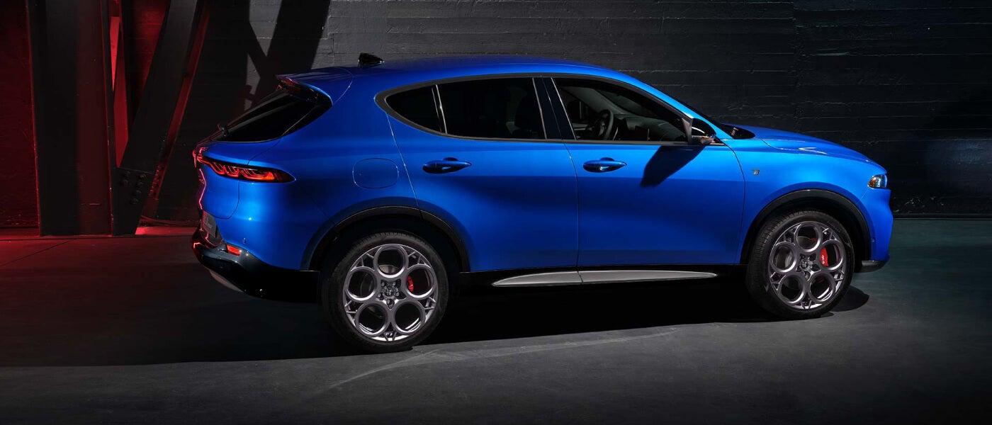 2025 Alfa Romeo Tonale Exterior Garage